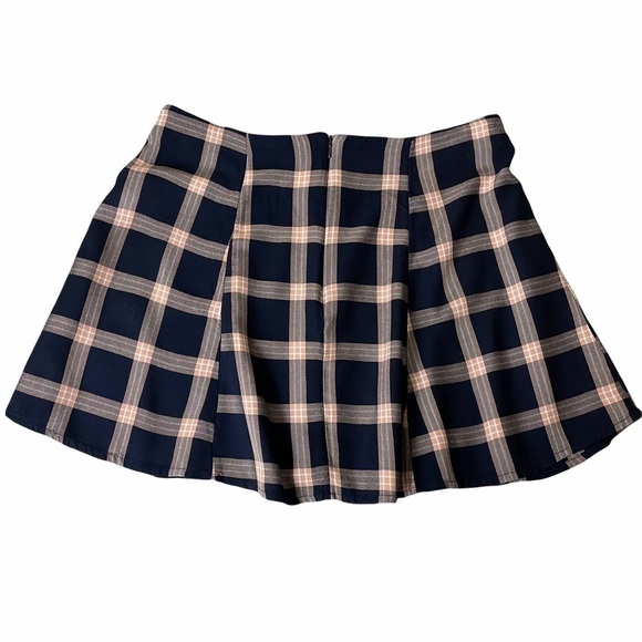 American Eagle Plaid Zippered Pleated Skirt - Picture 3 of 6